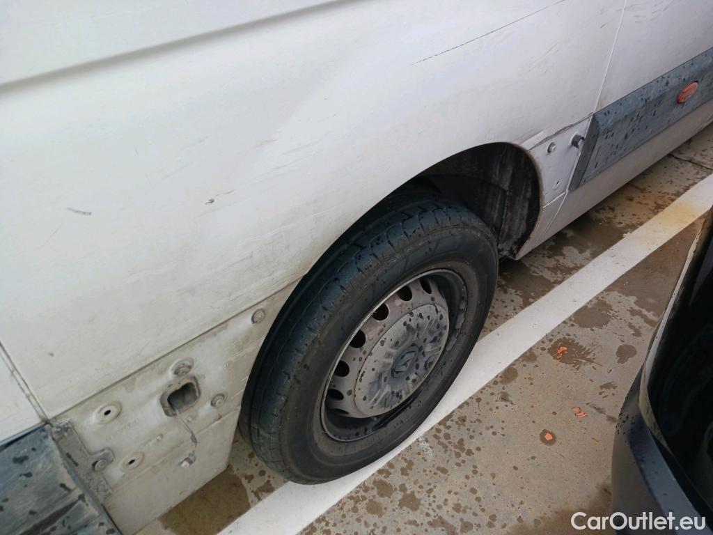  Renault  Master RENAULT TRUCKS UK  VU 4p 3G furgón Red Edition Van FWD 135CV L3H2 #35