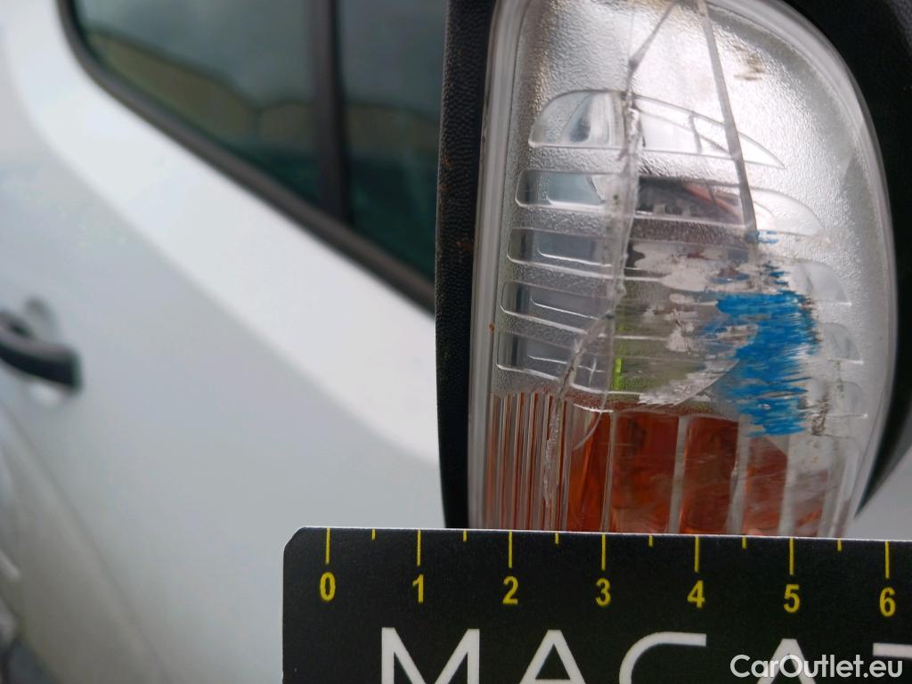  Renault  Master RENAULT TRUCKS UK  VU 4p 3G furgón Red Edition Van FWD 135CV L3H2 #31