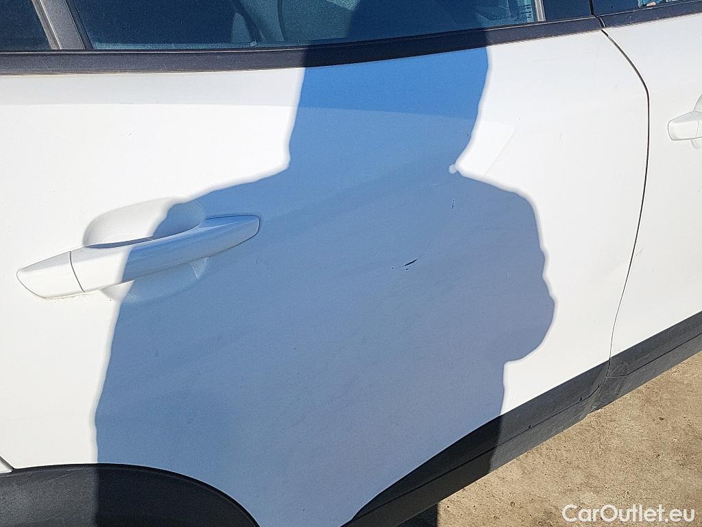  Peugeot  2008 PEUGEOT  / 2019 / 5P / todoterreno Active BlueHDI 100 S&S BVM6 #3