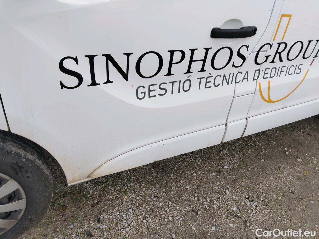  Opel  Vivaro OPEL  / 2014 / 4P / combi 1.6CDTI S/S 92kW (125CV) L1 2.9t Combi-9 #31