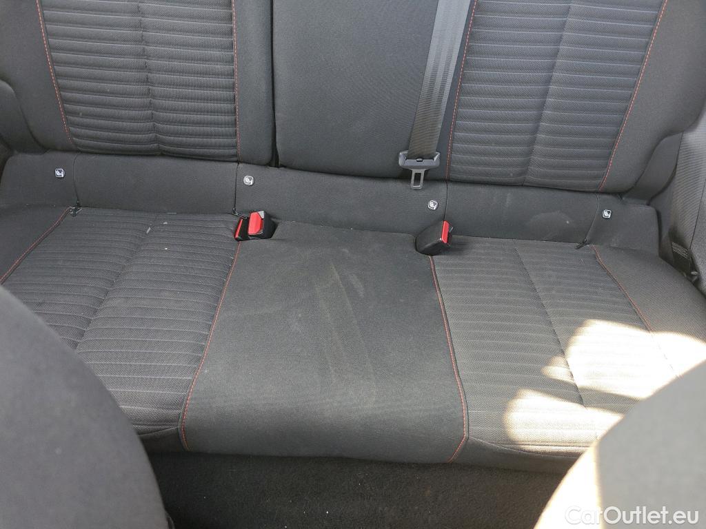  Peugeot  2008 PEUGEOT  / 2019 / 5P / todoterreno Active Puretech 100 S&S BVM6 #19