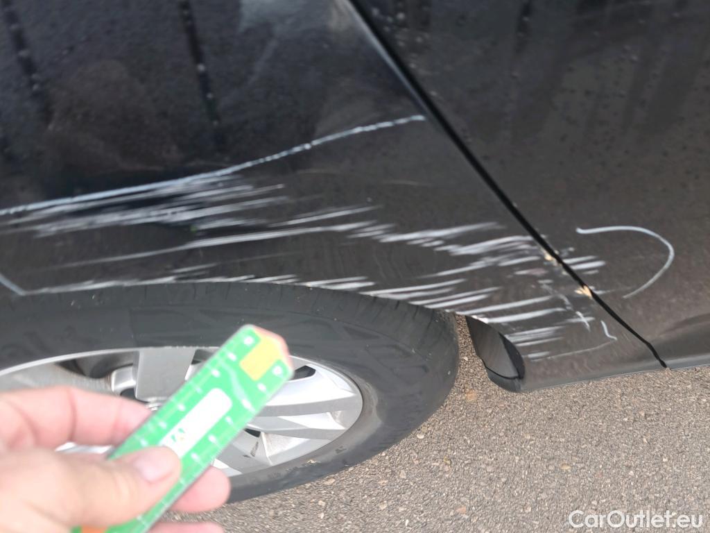  Volkswagen  Passat VOLKSWAGEN  / 2019 / 5P / familiar Variant Business 2.0 TDI 110kW #2