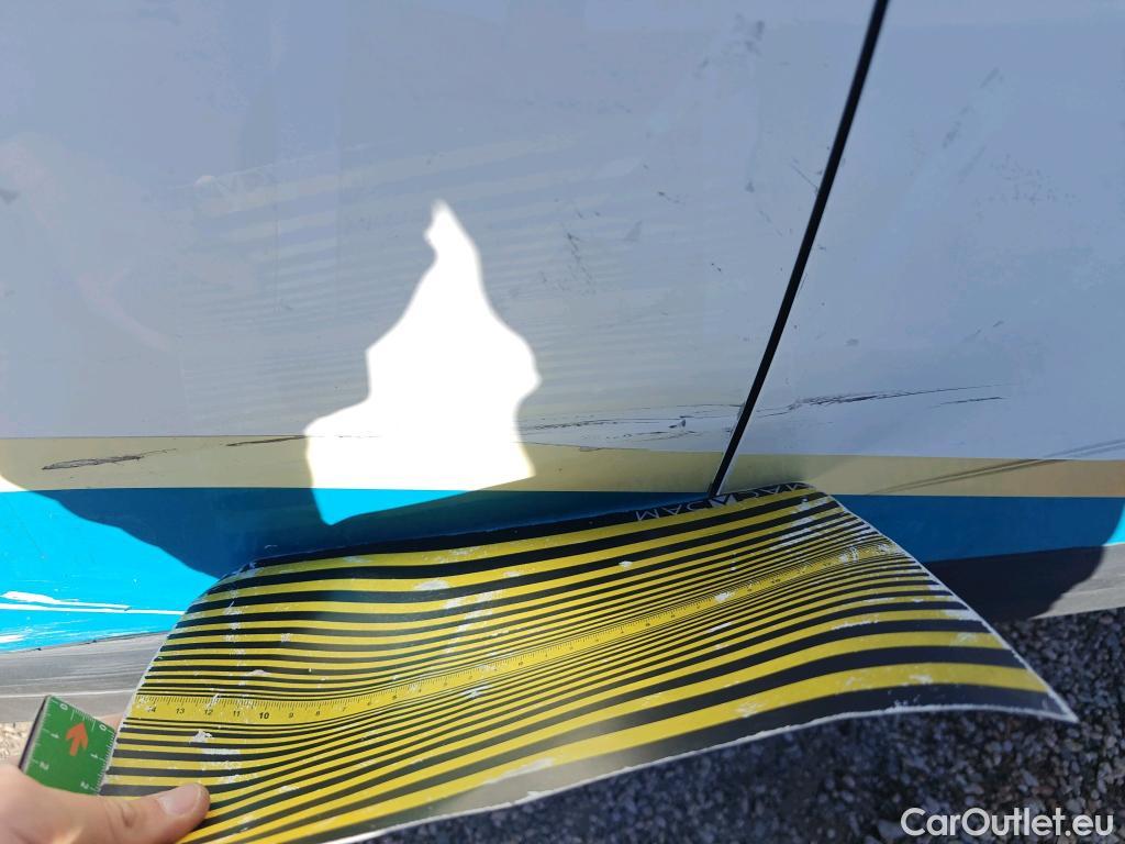  Peugeot  2008 PEUGEOT  / 2019 / 5P / todoterreno Active Puretech 100 S&S BVM6 #3