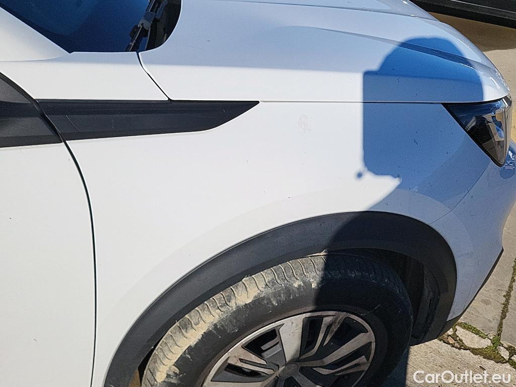  Peugeot  2008 PEUGEOT  / 2019 / 5P / todoterreno Active BlueHDI 100 S&S BVM6 #5