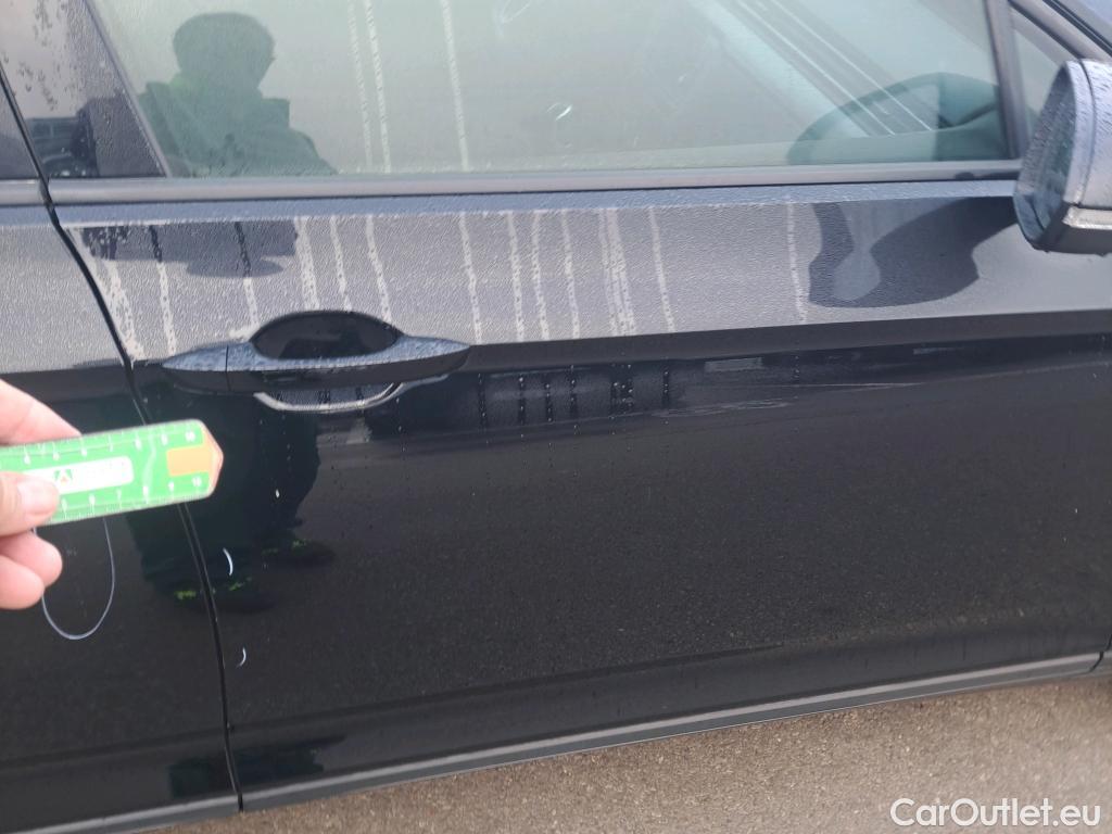  Volkswagen  Passat VOLKSWAGEN  / 2019 / 5P / familiar Variant Business 2.0 TDI 110kW #28