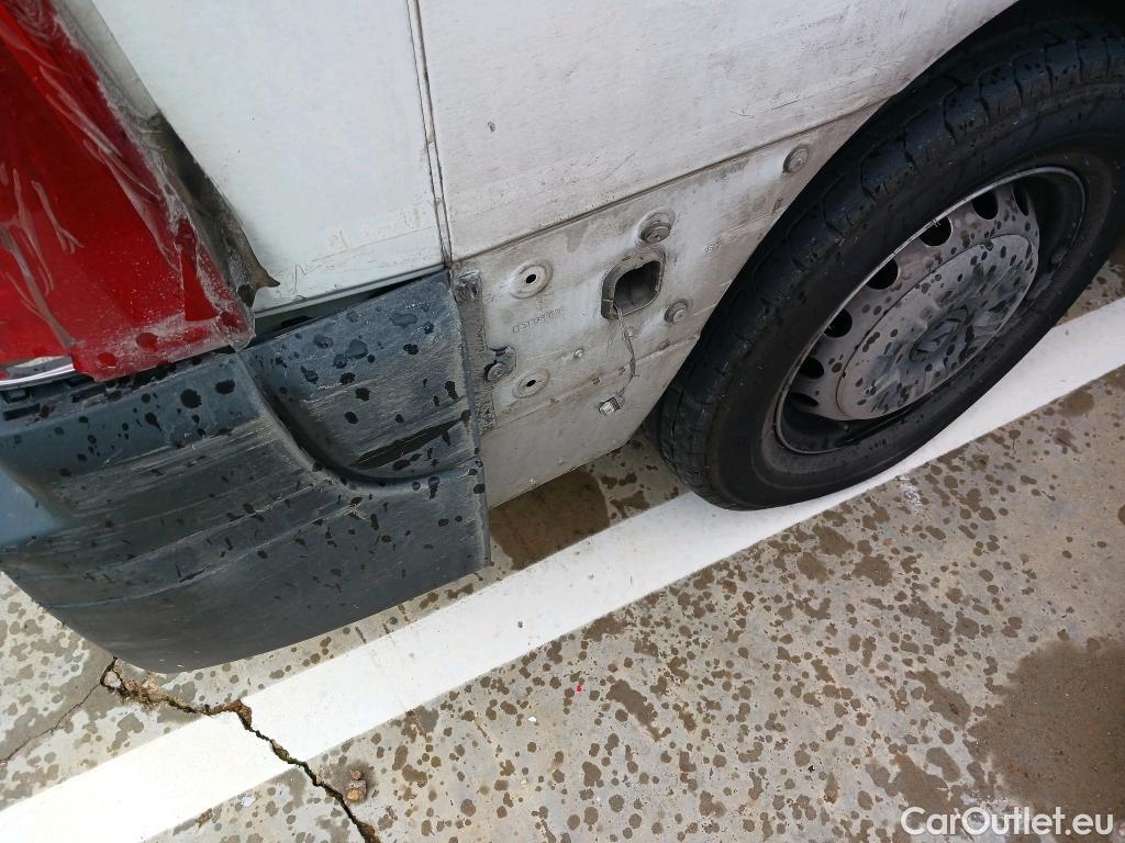  Renault  Master RENAULT TRUCKS UK  VU 4p 3G furgón Red Edition Van FWD 135CV L3H2 #28