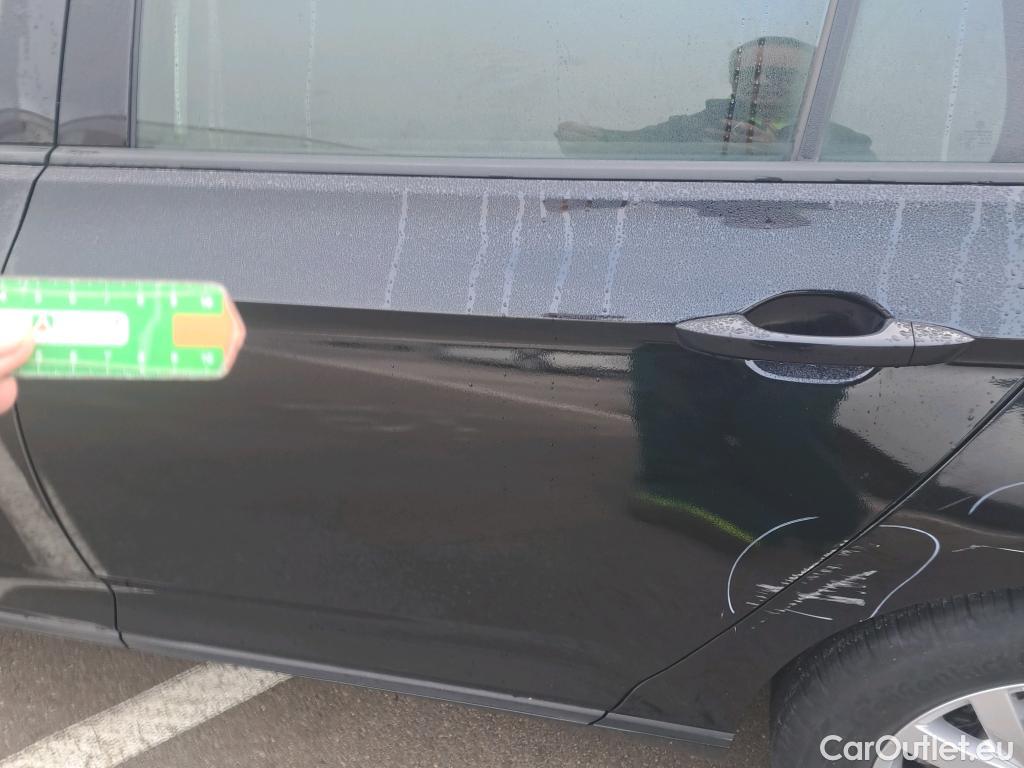  Volkswagen  Passat VOLKSWAGEN  / 2019 / 5P / familiar Variant Business 2.0 TDI 110kW #9