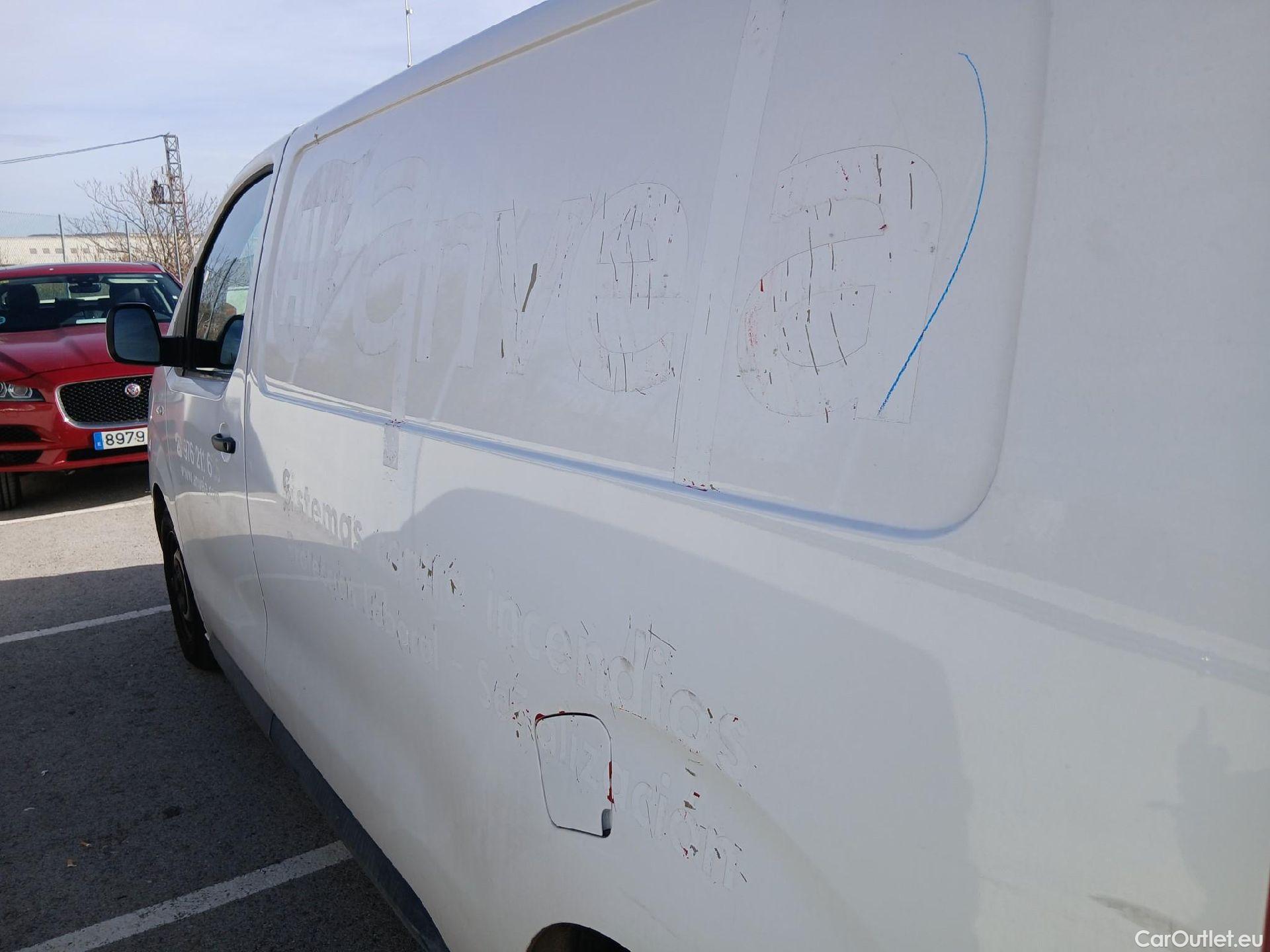  Opel  Vivaro OPEL  / 2019 / 4P / furgón 1.5 Diésel 88kW (120CV) M Std Select #24