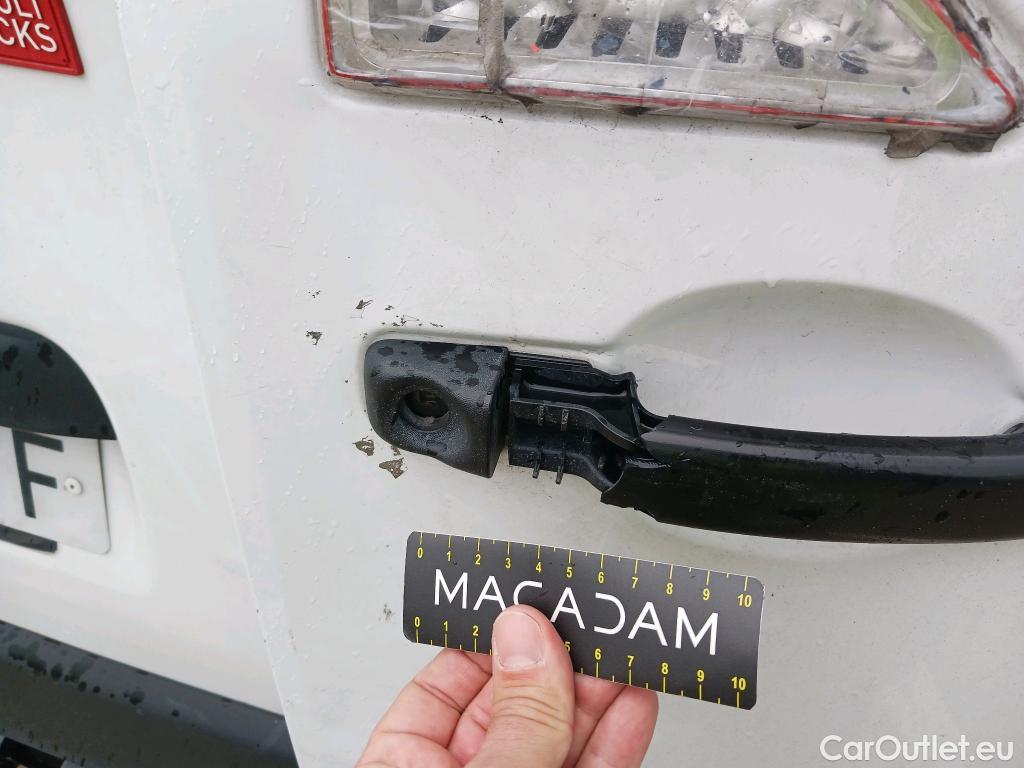  Renault  Master RENAULT TRUCKS UK  VU 4p 3G furgón Red Edition Van FWD 135CV L3H2 #25