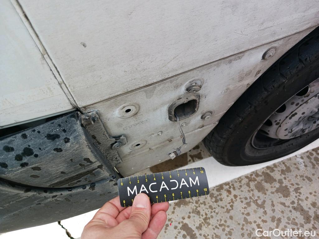  Renault  Master RENAULT TRUCKS UK  VU 4p 3G furgón Red Edition Van FWD 135CV L3H2 #29