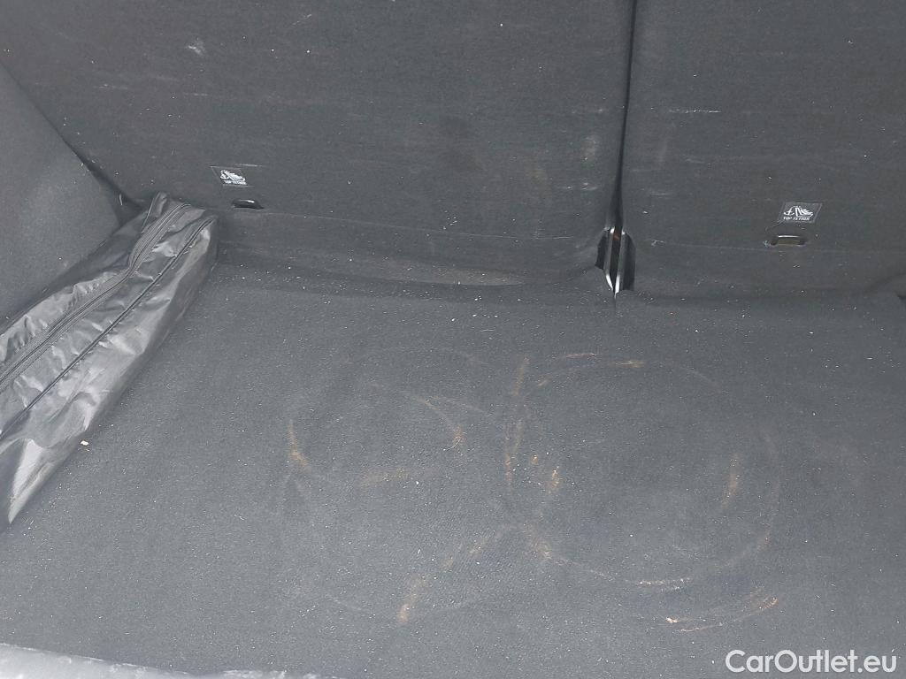  Citroen  C3 CITROEN  / 2020 / 5P / berlina con portón PureTech 60KW (83CV) Feel Pack #25