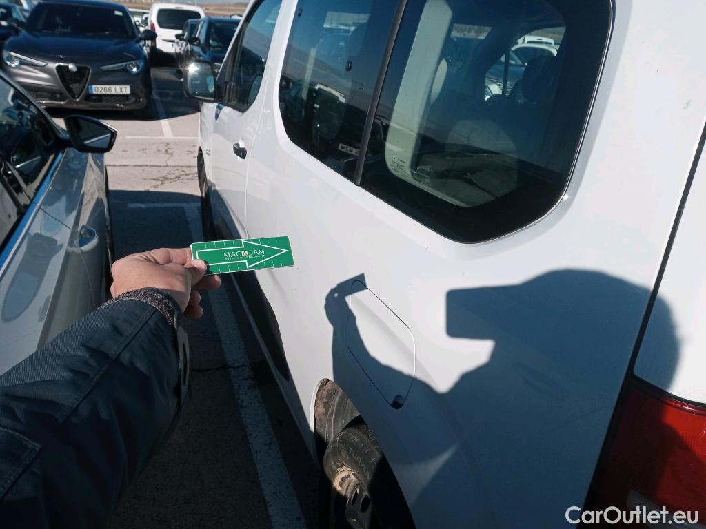  Citroen  Berlingo CITROEN  / 2018 / 4P / monovolumen compacto Talla M BlueHDi 100 S&S LIVE PACK #32