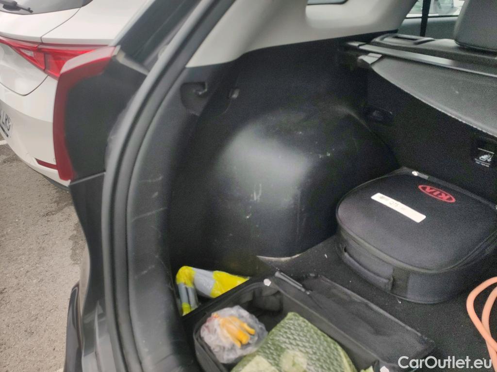  KIA  Niro KIA  / 2019 / 5P / crossover 1.6 GDi PHEV 104kW (141CV) Drive #19