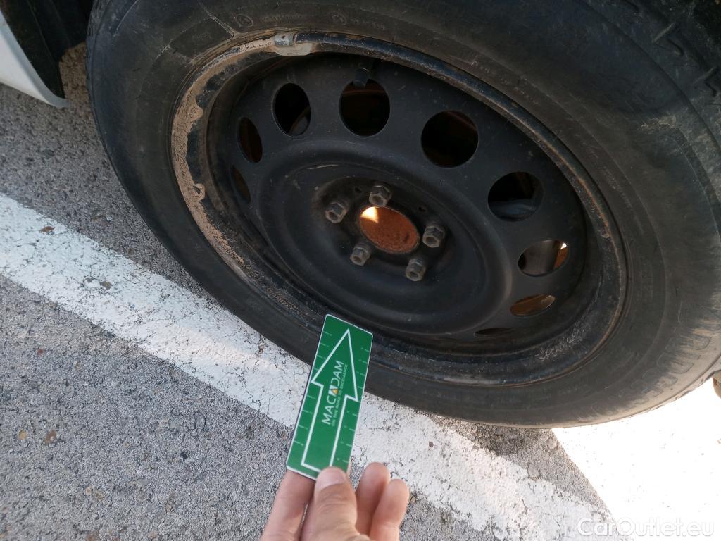  Citroen  Berlingo CITROEN  / 2018 / 4P / monovolumen compacto Talla M BlueHDi 100 S&S LIVE PACK #30