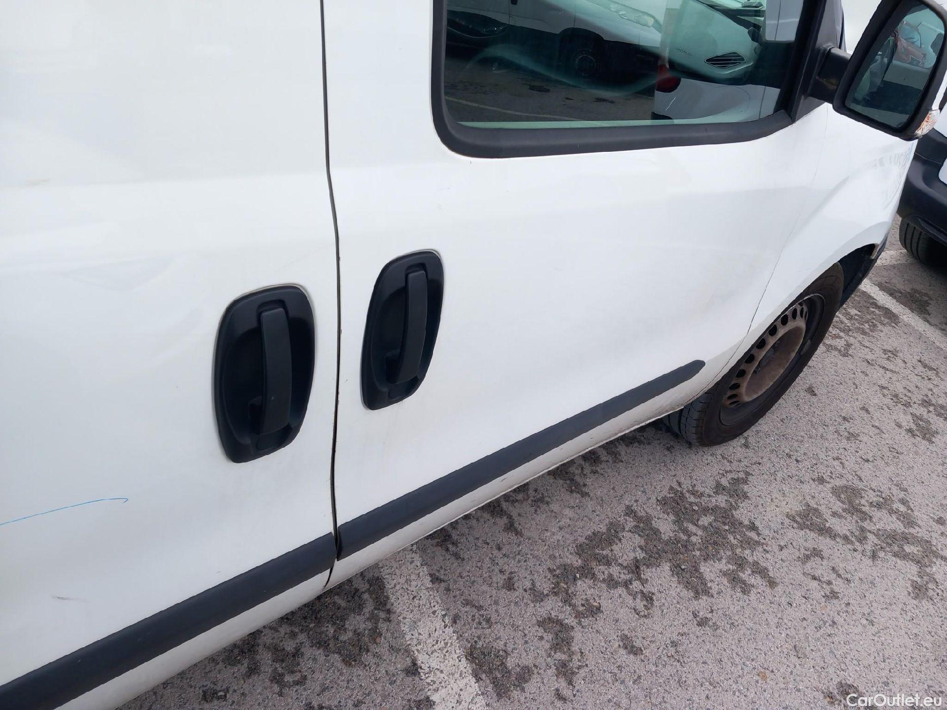  Fiat  Doblo FIAT Doblò Cargo/2015/3P/furgón derivado de turismo Cargo Base 1.6 Mjet 66kW (90CV) #22