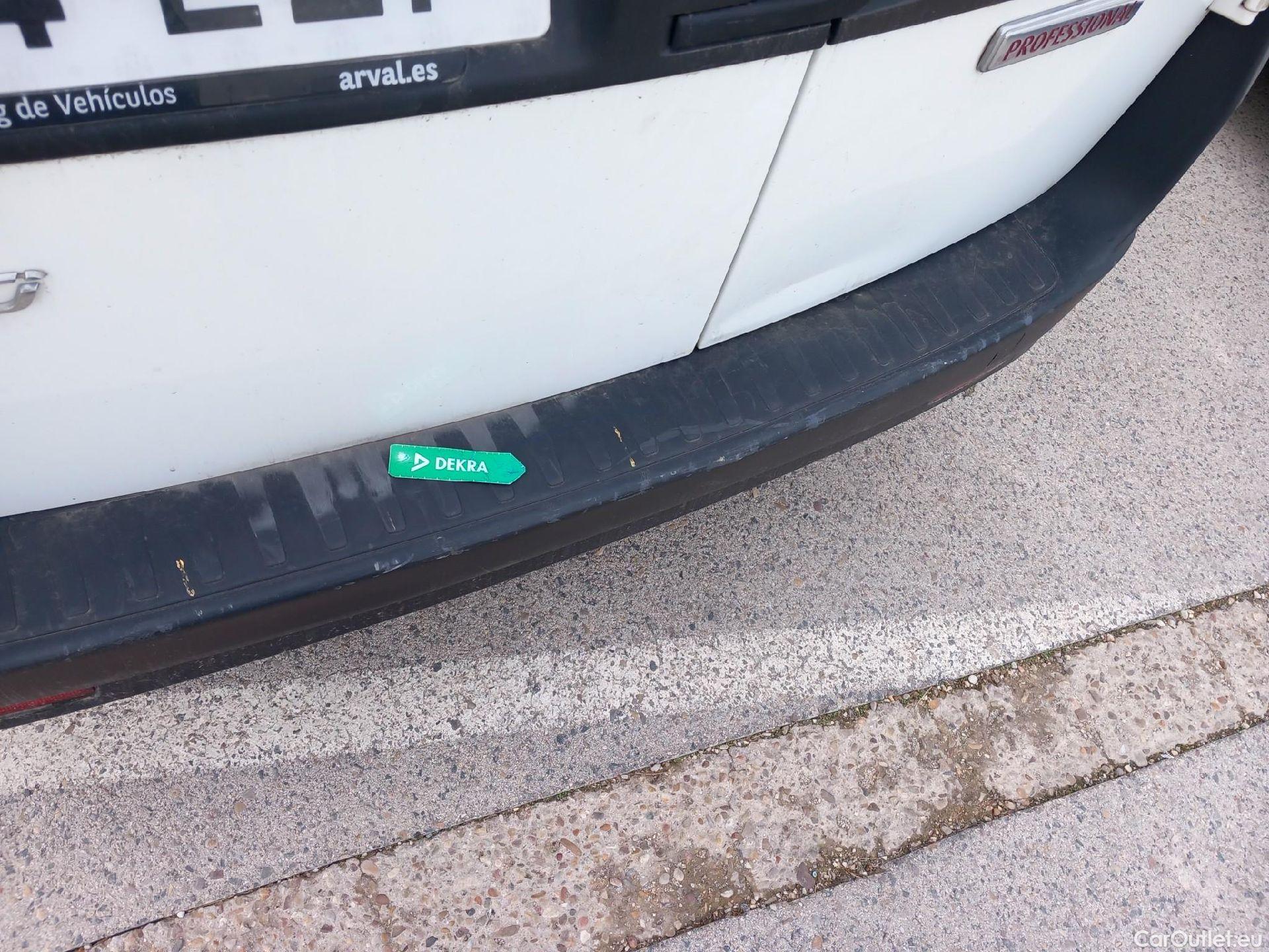  Fiat  Doblo FIAT Doblò Cargo/2015/3P/furgón derivado de turismo Cargo Base 1.6 Mjet 66kW (90CV) #14