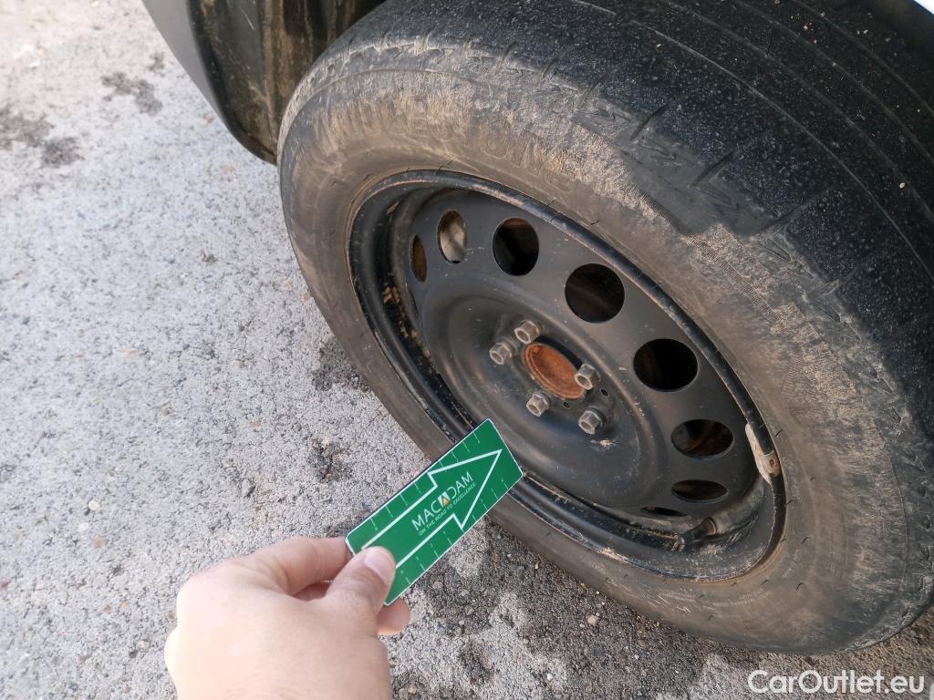  Citroen  Berlingo CITROEN  / 2018 / 4P / monovolumen compacto Talla M BlueHDi 100 S&S LIVE PACK #26