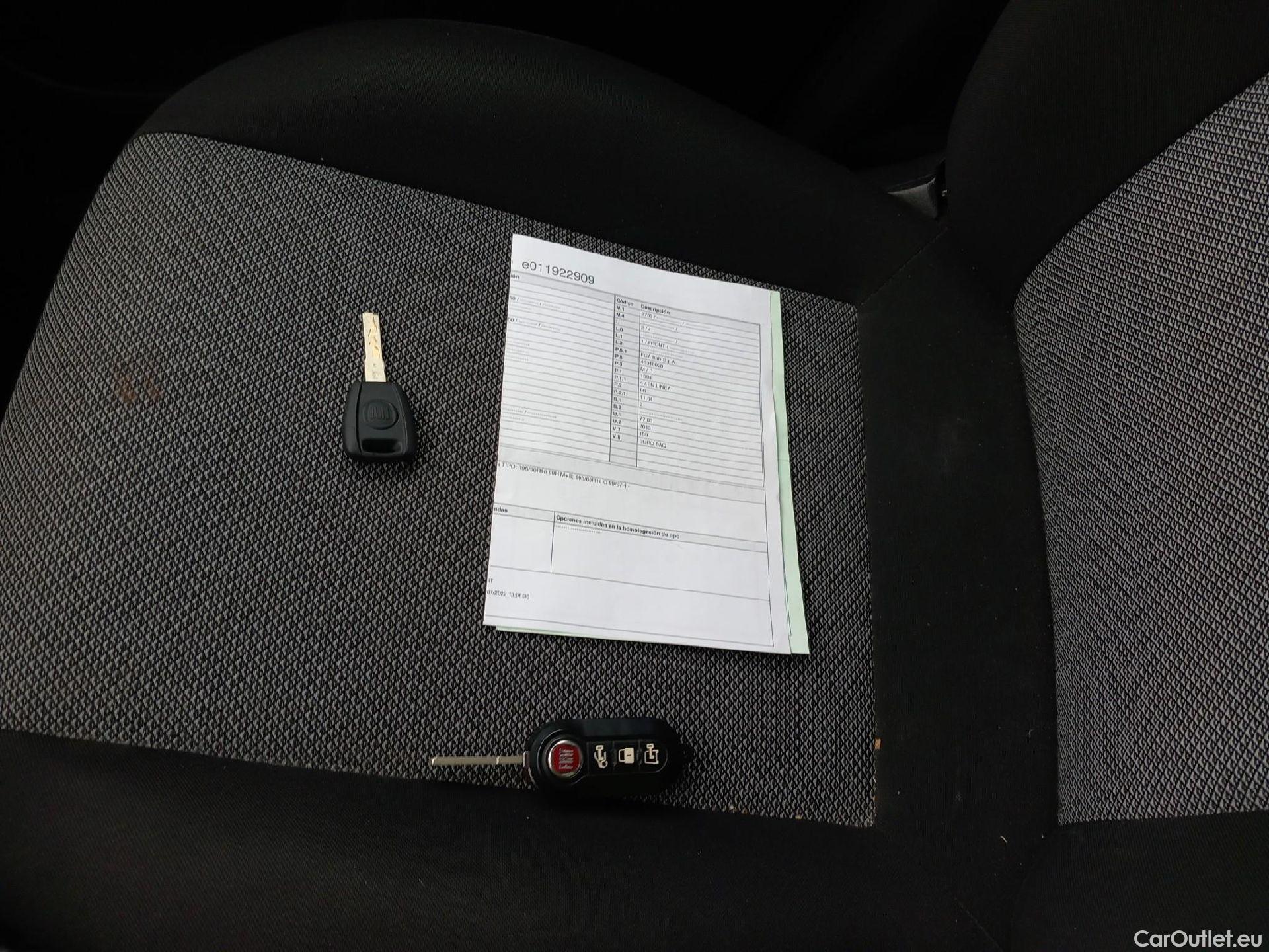  Fiat  Doblo FIAT Doblò Cargo/2015/3P/furgón derivado de turismo Cargo Base 1.6 Mjet 66kW (90CV) #5