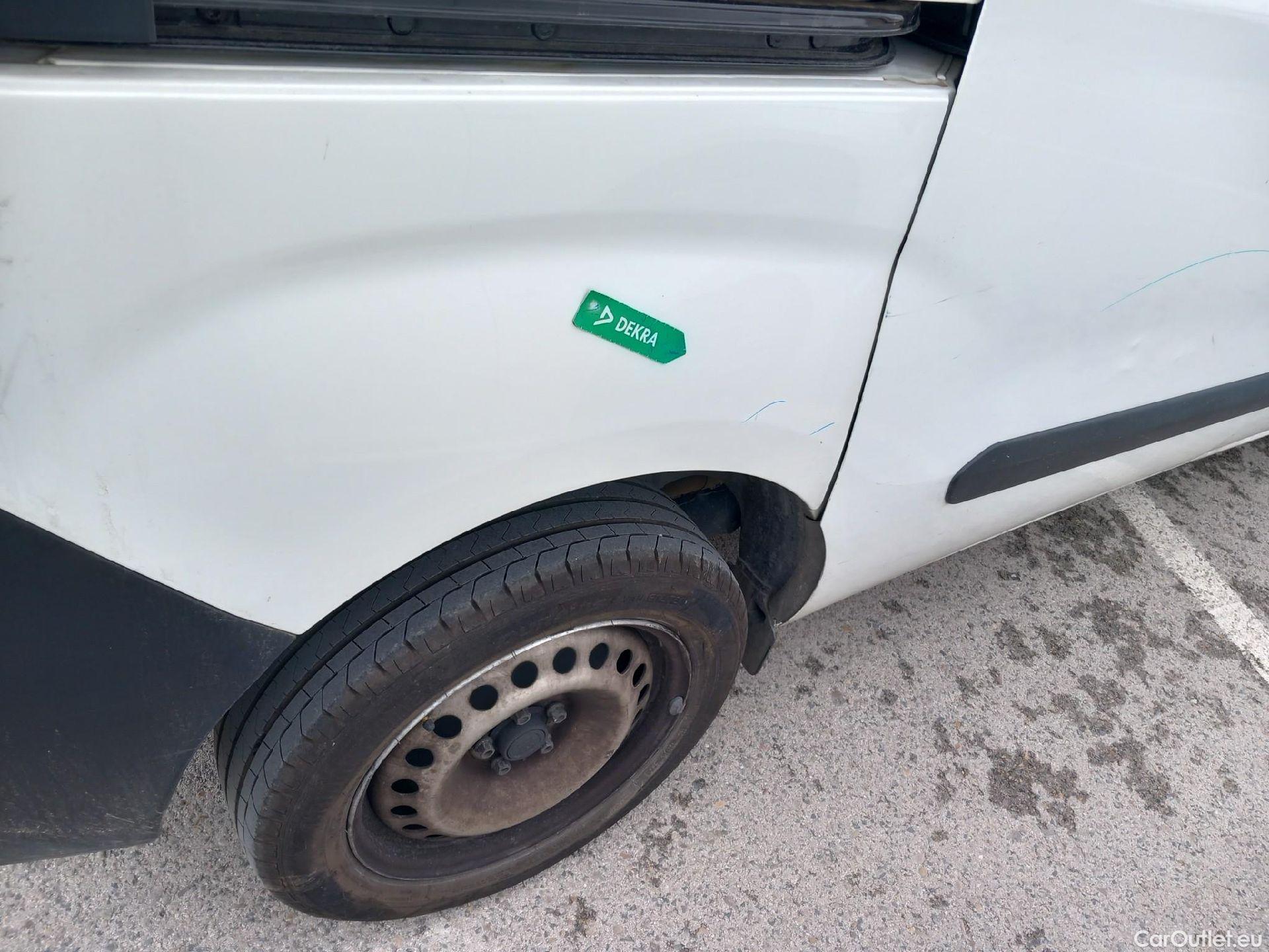  Fiat  Doblo FIAT Doblò Cargo/2015/3P/furgón derivado de turismo Cargo Base 1.6 Mjet 66kW (90CV) #18