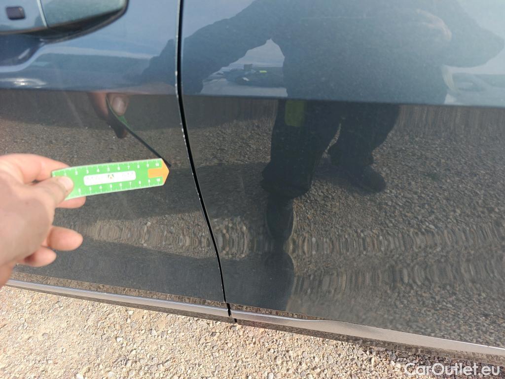  KIA  Sportage KIA  / 2022 / 5P / todoterreno 1.6 T-GDi HEV 171kW (230CV) Tech 4X4 #3