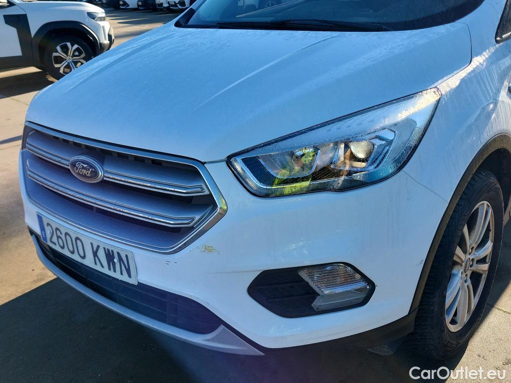  Ford  Kuga FORD  / 2016 / 5P / todoterreno 1.5 EcoBoost 88kW 4x2 Trend+ (CX) #24