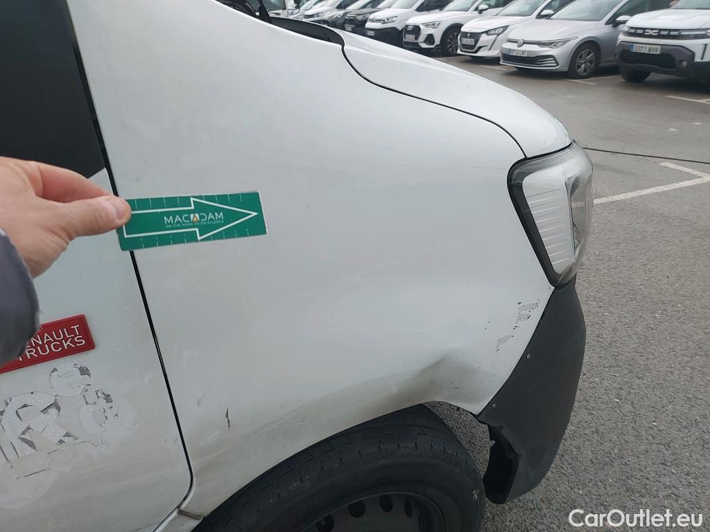  Renault  Master RENAULT TRUCKS UK  VU 4p 3G furgón Red Edition Van FWD 135CV L3H2 #22