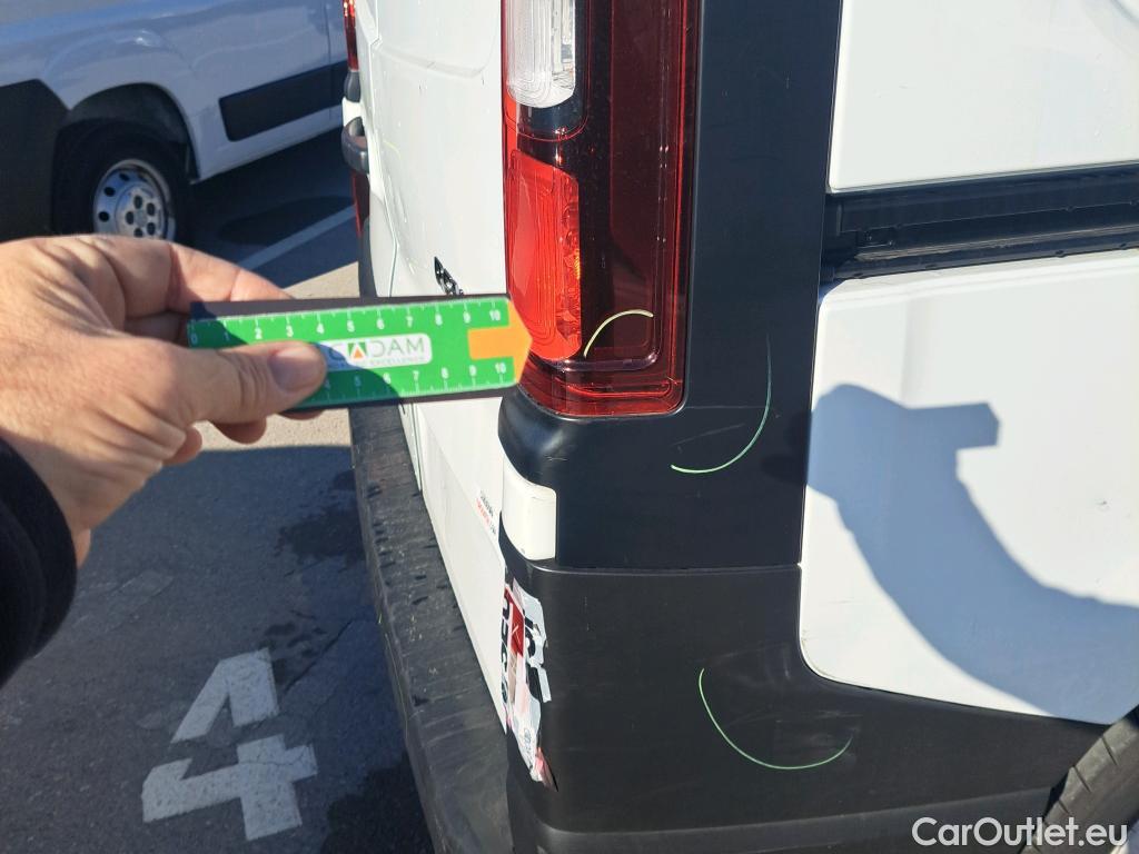  Renault  Trafic RENAULT  / 2021 / 4P / furgón Furgón L1H1 Blue dCi 96 Kw (130 CV) (AC) #54