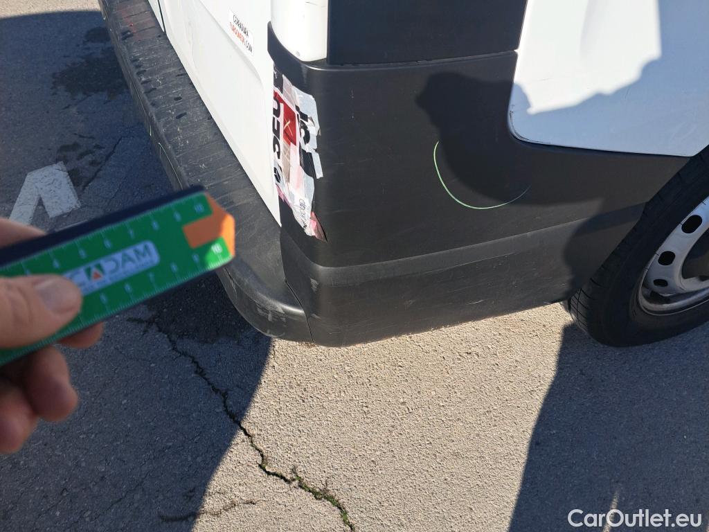  Renault  Trafic RENAULT  / 2021 / 4P / furgón Furgón L1H1 Blue dCi 96 Kw (130 CV) (AC) #29