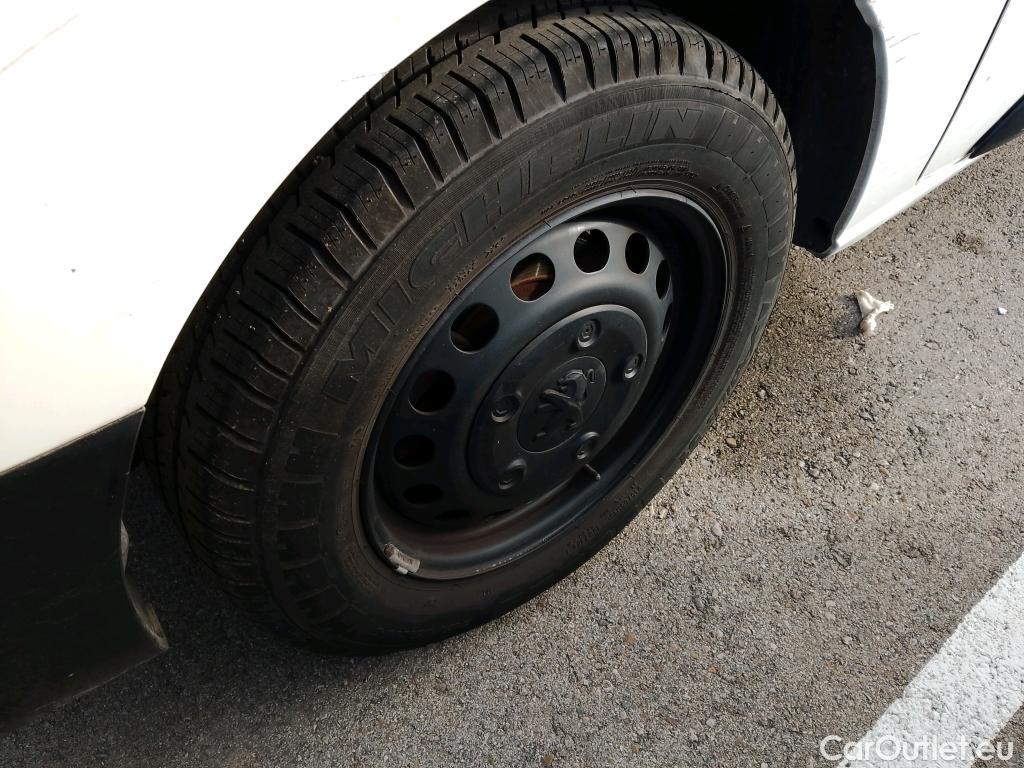  Peugeot  Expert PEUGEOT  / 2016 / 4P / furgón Furgón Premium 1.5 BlueHDi 100 Standard (AC) #15