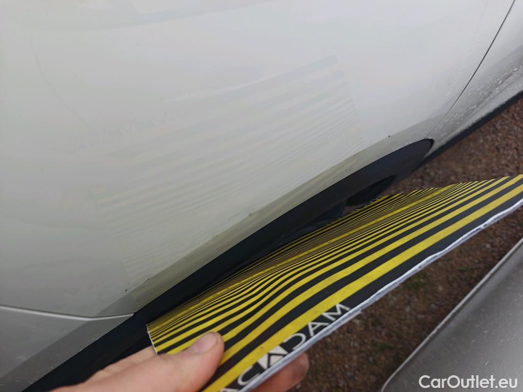  Opel  Crossland OPEL  X / 2017 / 5P / todoterreno 1.2 81kW Design Line 120 Aniversario S/S (CX) #8