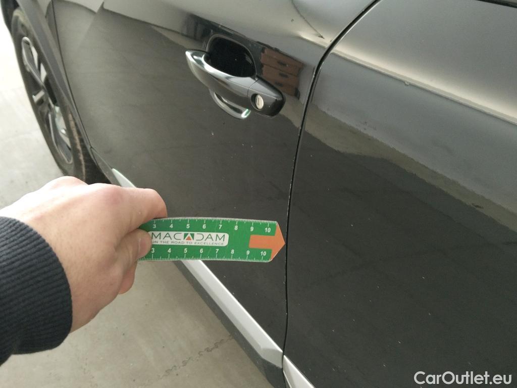  Peugeot  2008 PEUGEOT  / 2019 / 5P / todoterreno Allure BlueHDI 81kW (110CV) #8