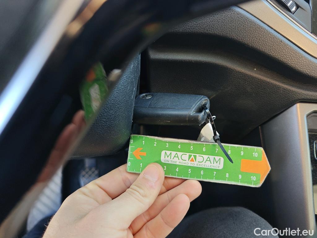  Volkswagen  T-ROC  Advance 1.0 TSI 110CV MT6 E6d #1