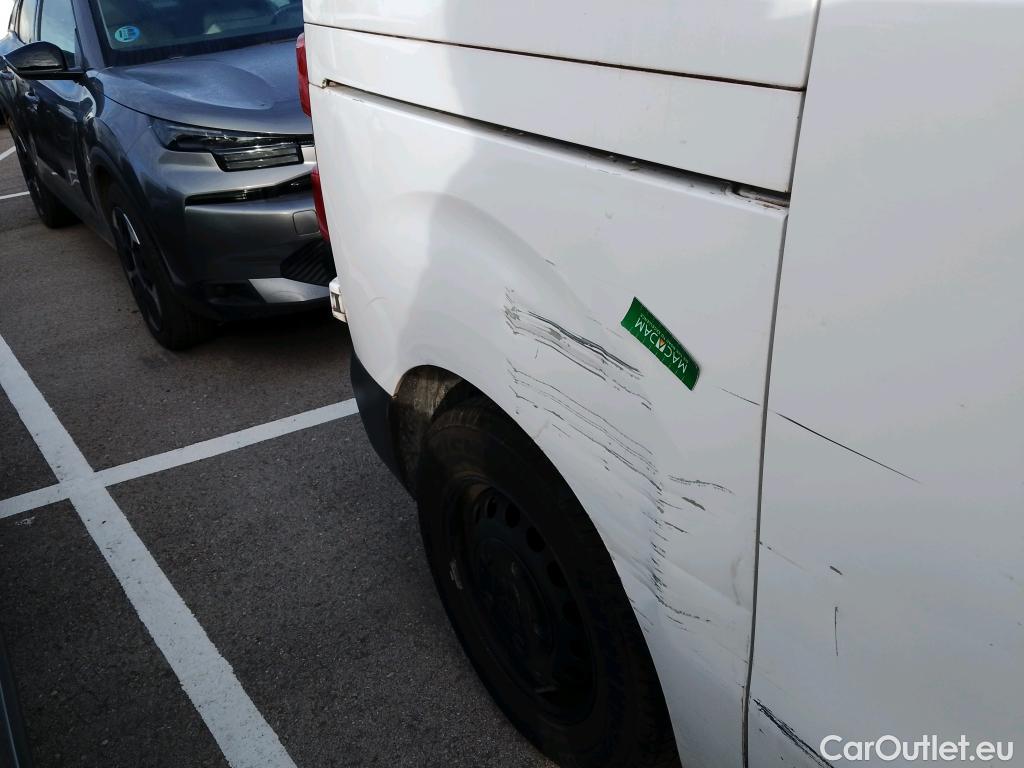  Peugeot  Expert PEUGEOT  / 2016 / 4P / furgón Furgón Premium 1.5 BlueHDi 100 Standard (AC) #1