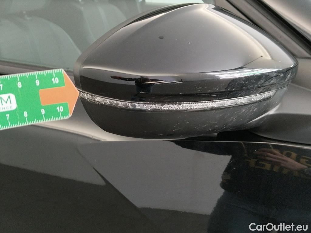  Peugeot  2008 PEUGEOT  / 2019 / 5P / todoterreno Allure BlueHDI 81kW (110CV) #4