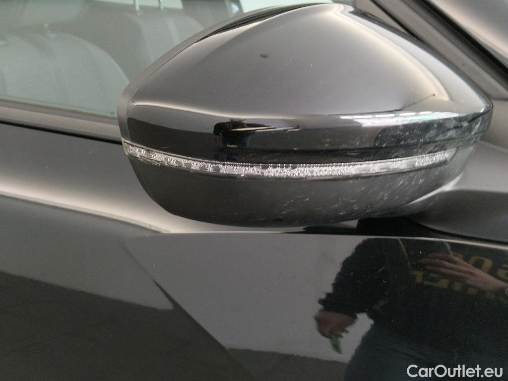  Peugeot  2008 PEUGEOT  / 2019 / 5P / todoterreno Allure BlueHDI 81kW (110CV) #3