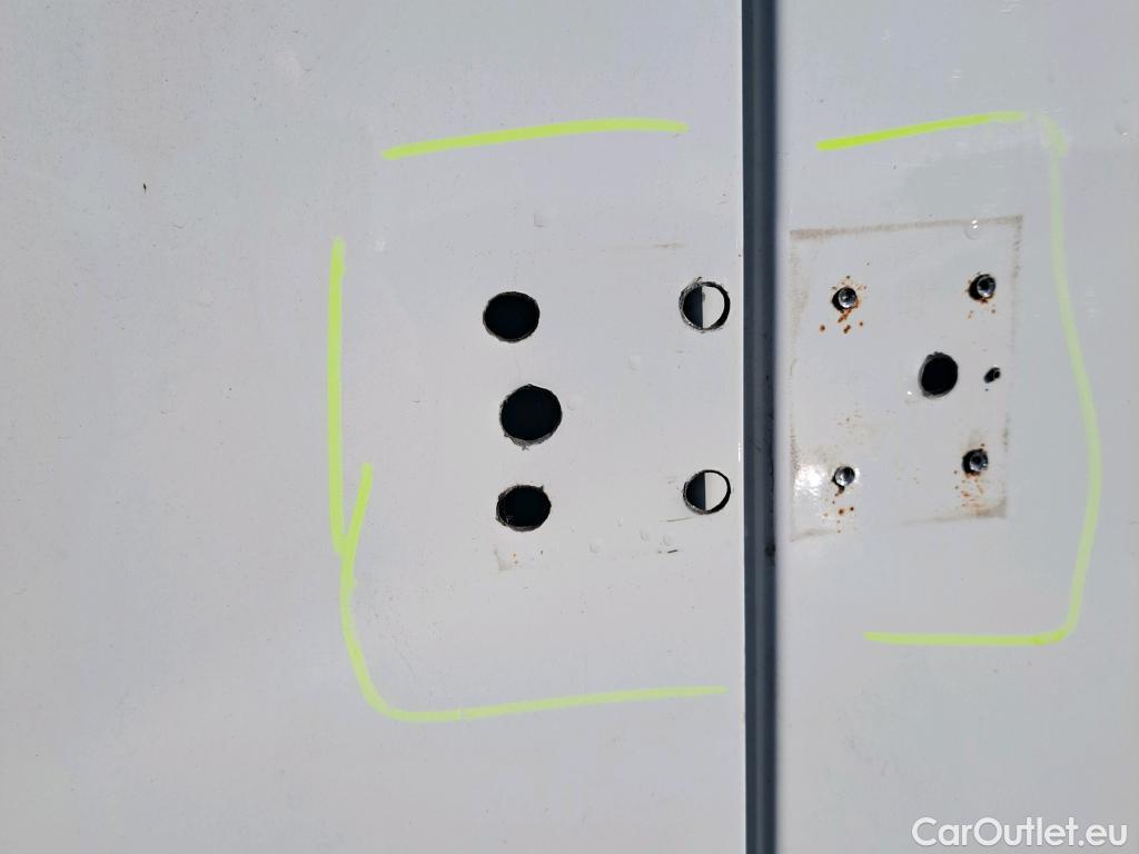  Renault  Trafic RENAULT  / 2021 / 4P / furgón Furgón L1H1 Blue dCi 96 Kw (130 CV) (AC) #16