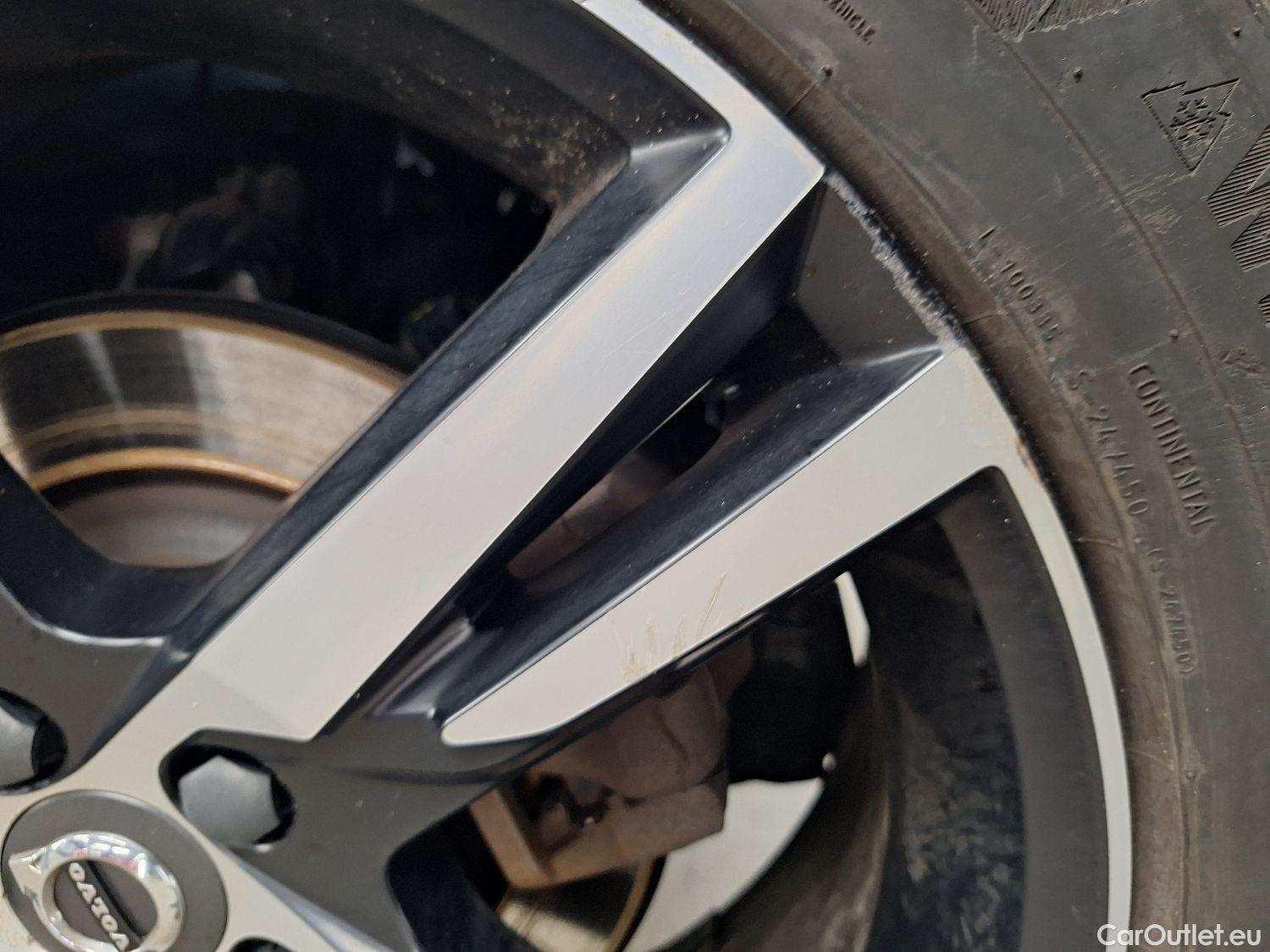  Volvo  XC 40 Volvo, XC40 '17, Volvo XC40 T5 Twin Engine R-Design 5d #36