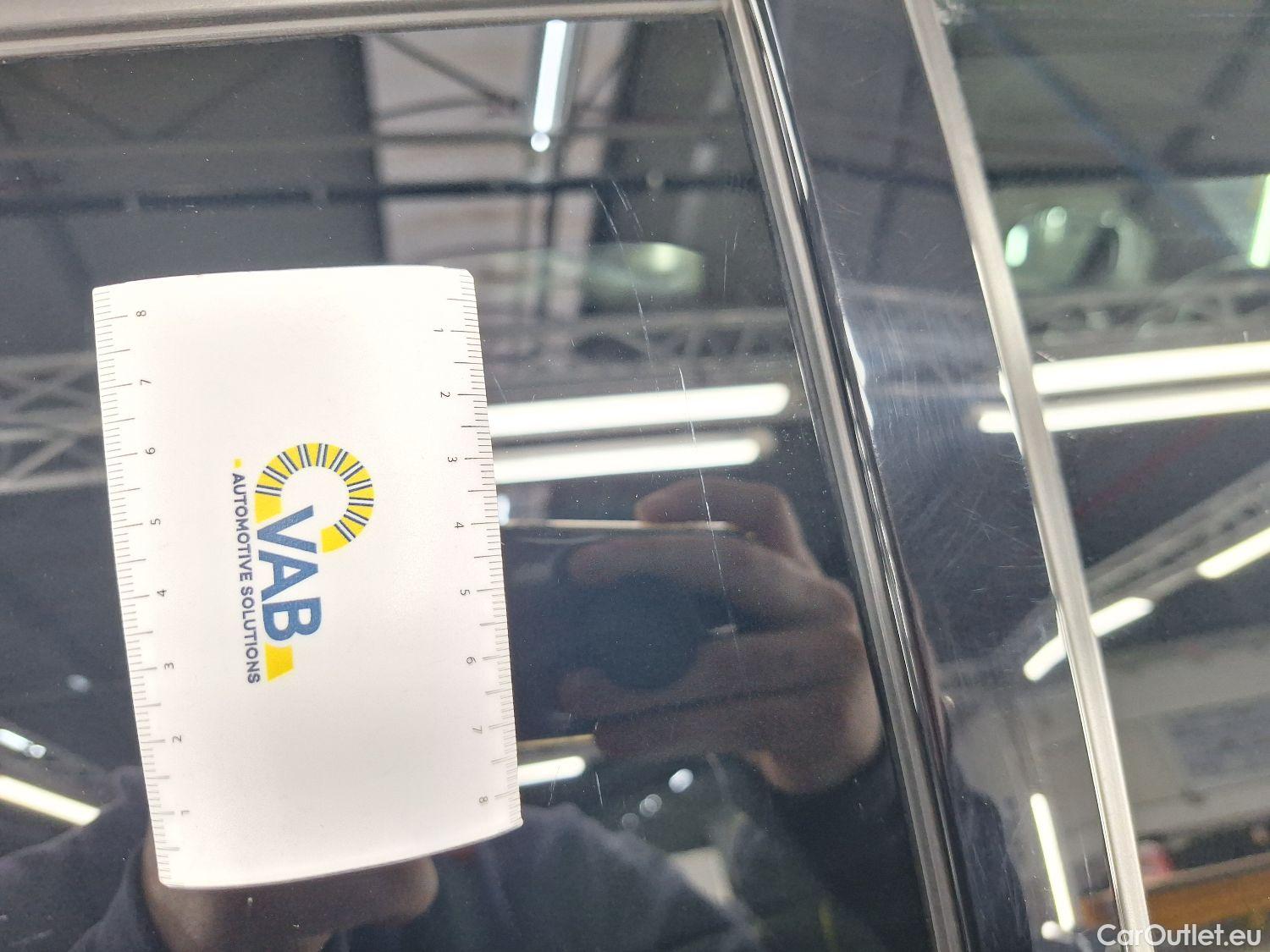  Volvo  XC 40 Volvo, XC40 '17, Volvo XC40 T5 Twin Engine R-Design 5d #24