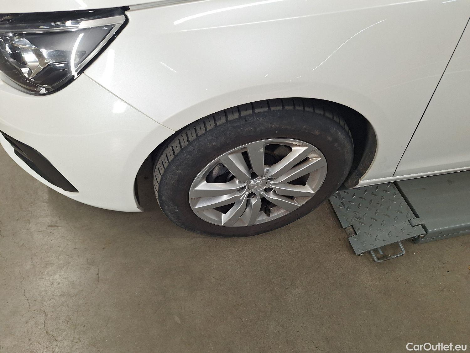  Peugeot  308 Peugeot,  SW FL'17, Peugeot  SW 1.5 BlueHDi 130 S&S Active Pack 5d #37