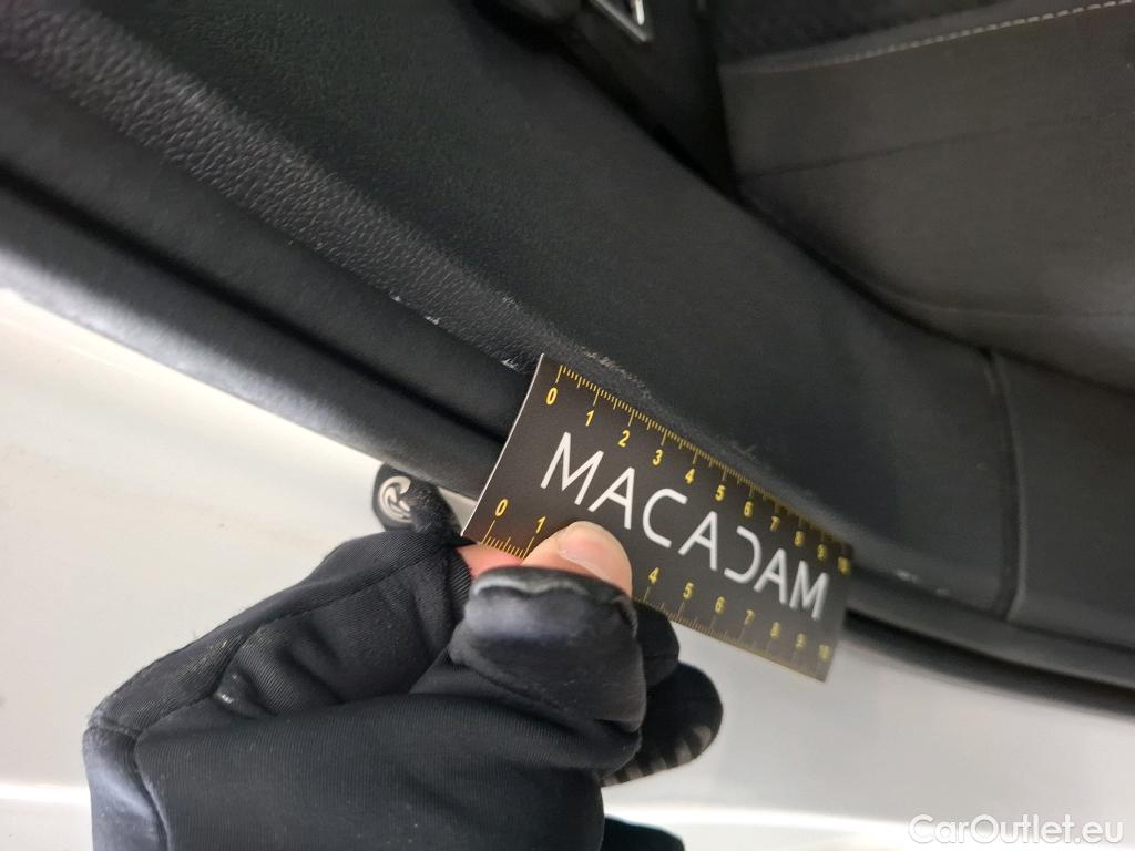  Volkswagen  Polo VOLKSWAGEN  / 2017 / 5P / Berline 1.0 TSI 95 Lounge Business #2