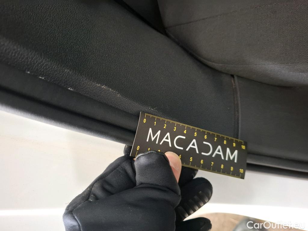  Volkswagen  Polo VOLKSWAGEN  / 2017 / 5P / Berline 1.0 TSI 95 Lounge Business #3