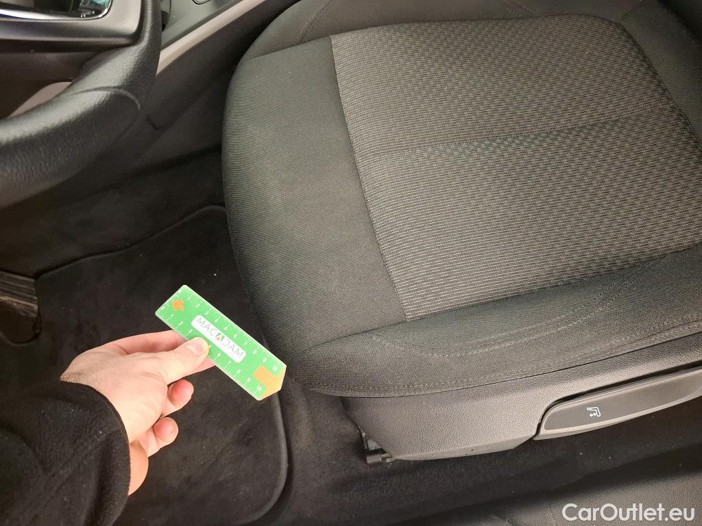  Bmw  Serie 1 BMW Série 1 / 2019 / 5P / Berline 116i DKG7 Business Design #16