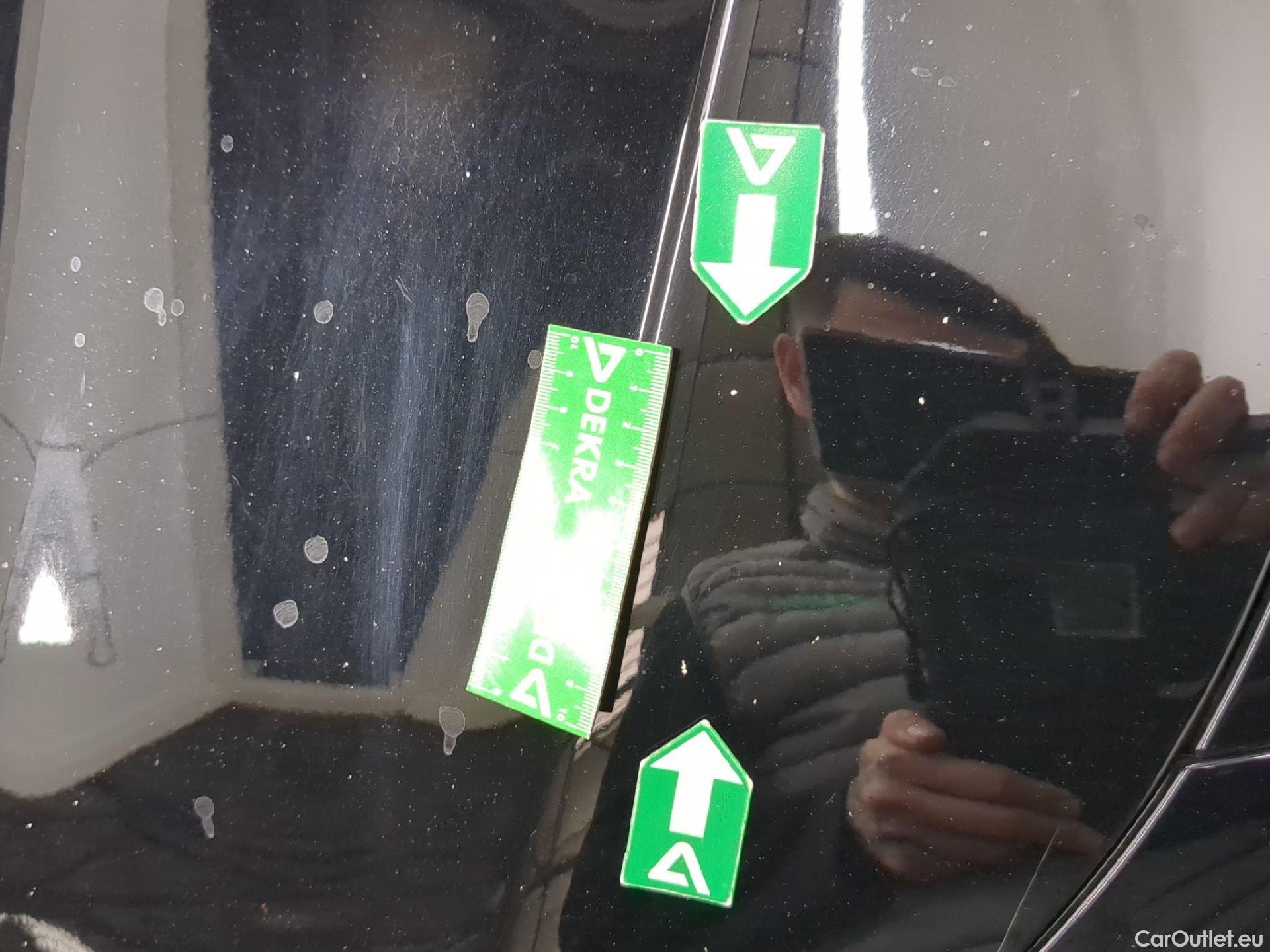  Mercedes  GLB MERCEDES-BENZ  / 2019 / 5P / SUV  220 d AMG Line 4Matic #21