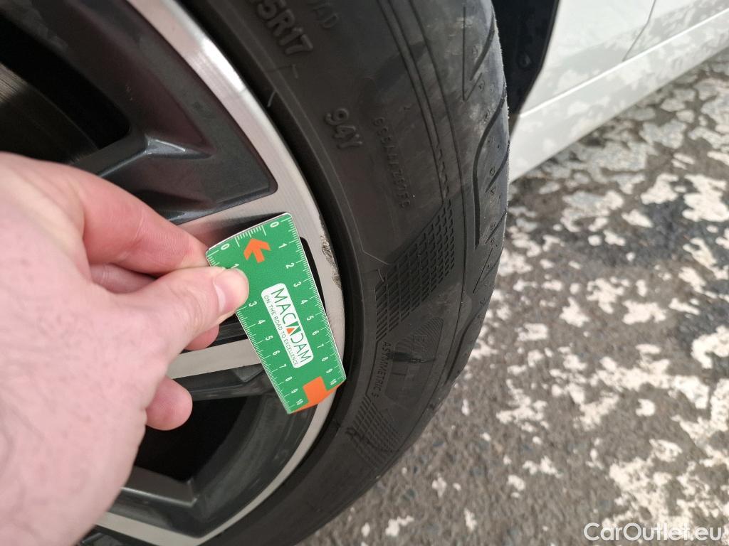  Bmw  Serie 1 BMW Série 1 / 2019 / 5P / Berline 116i DKG7 Business Design #15