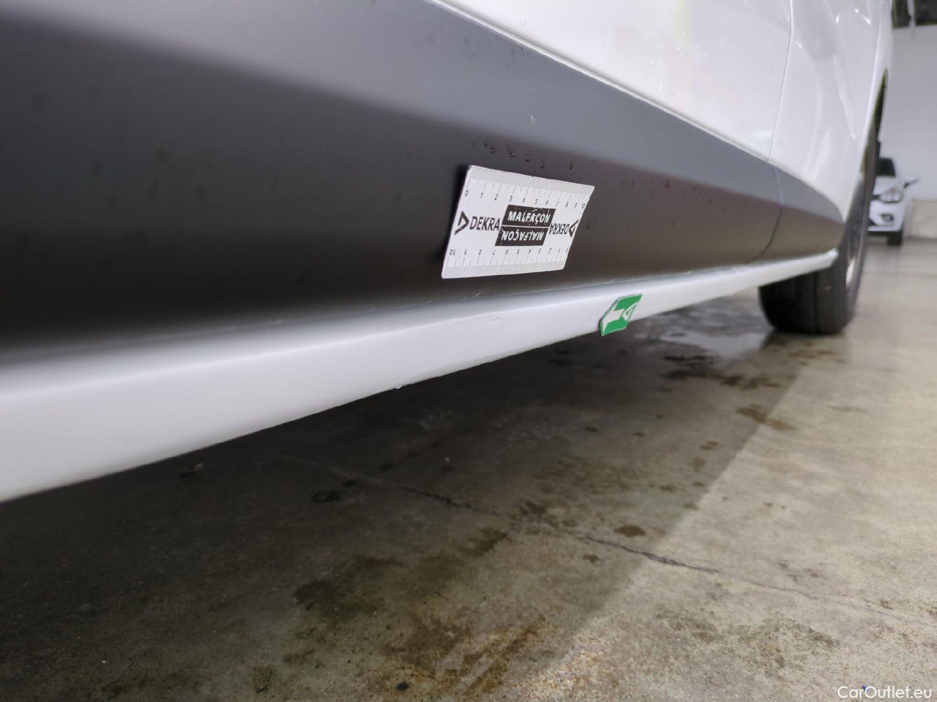  Peugeot  Expert  Fourgon Asphalt L2 1.5 HDi 120CV BVM6 E6d #42