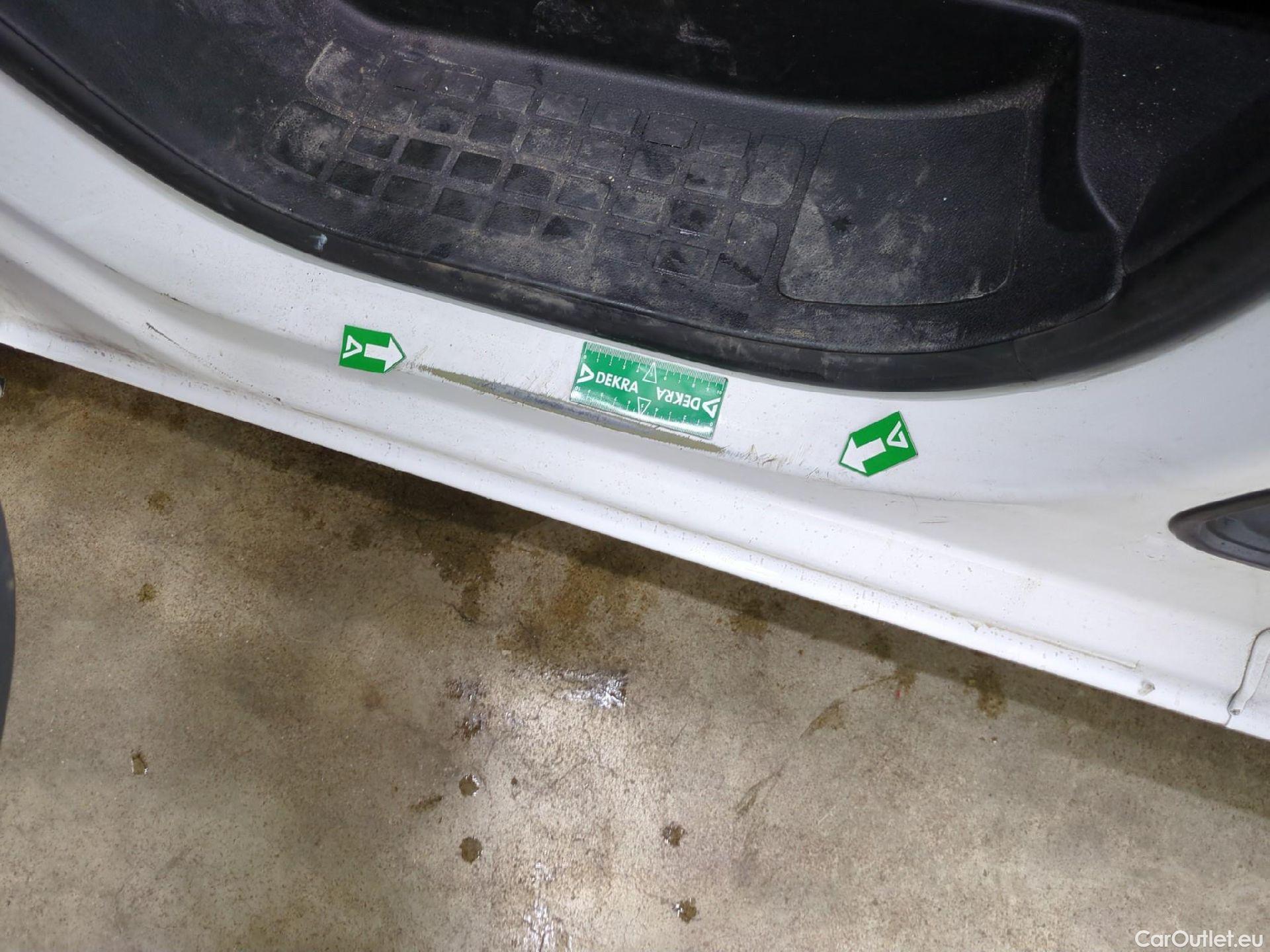  Peugeot  Expert  Fourgon Asphalt L2 1.5 HDi 120CV BVM6 E6d #1