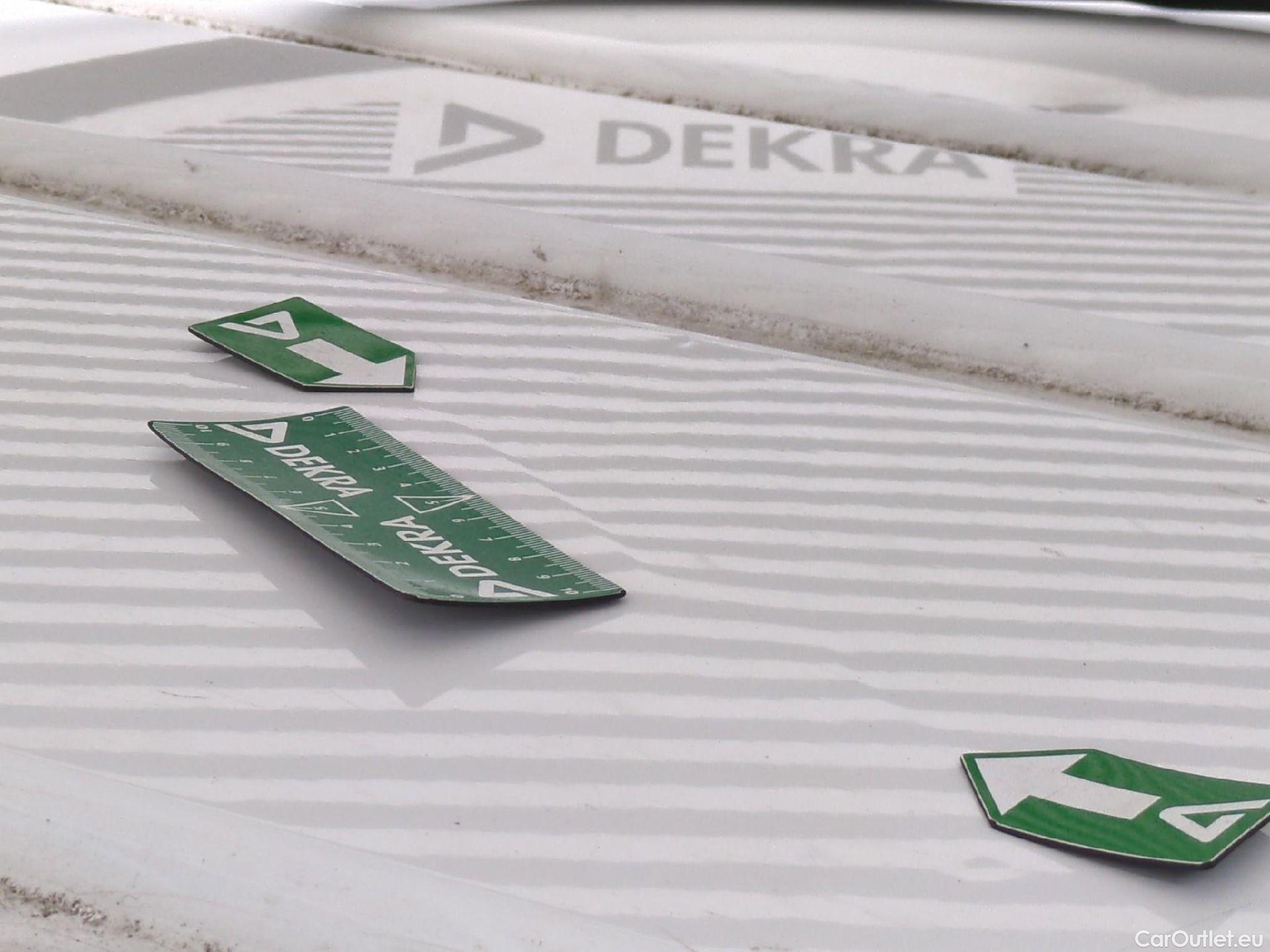  Peugeot  Expert  Fourgon Asphalt L2 1.5 HDi 120CV BVM6 E6d #33