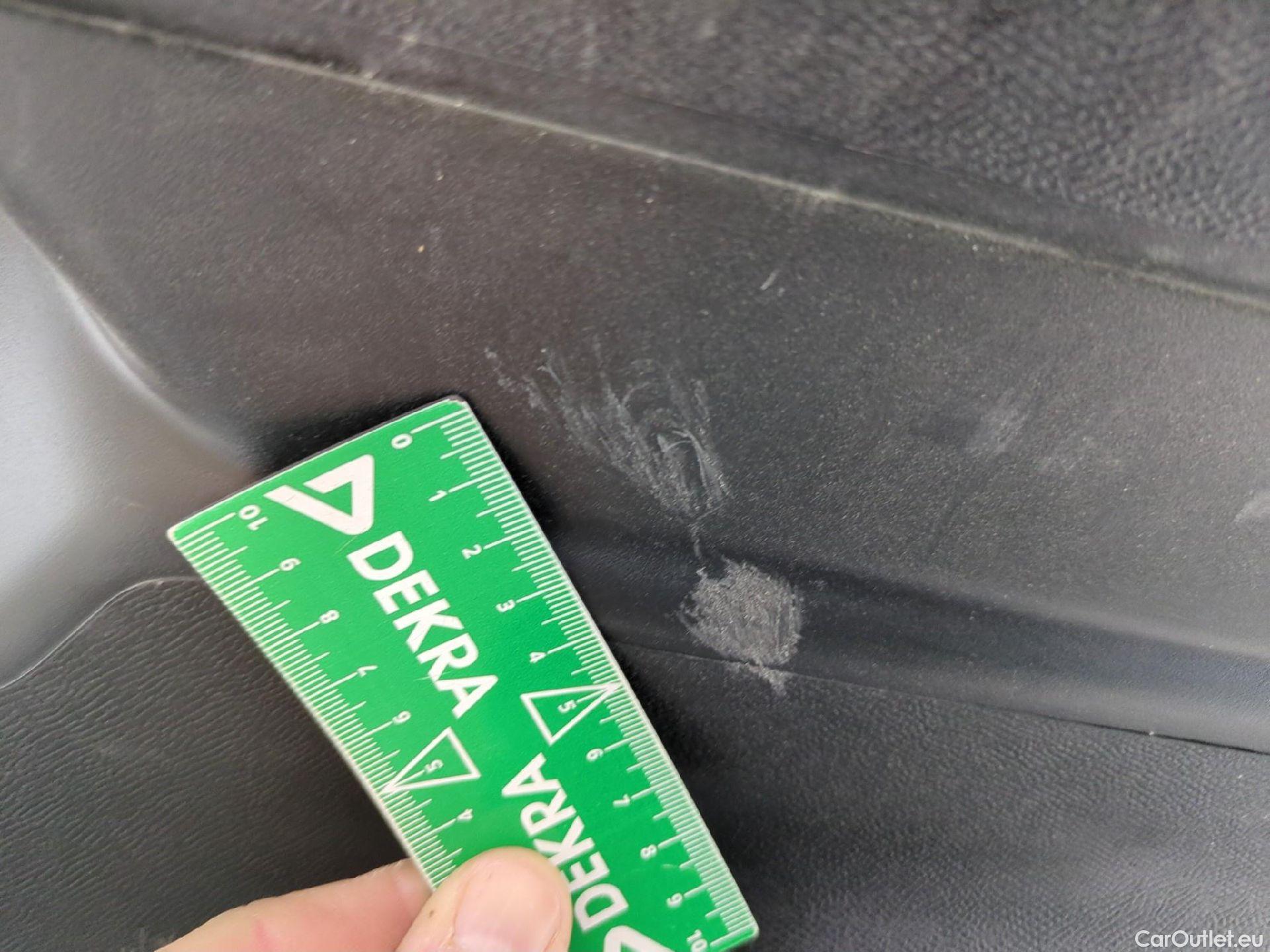  Peugeot  208  Allure Business 1.2 PureTech 100CV BVM6 E6d #31