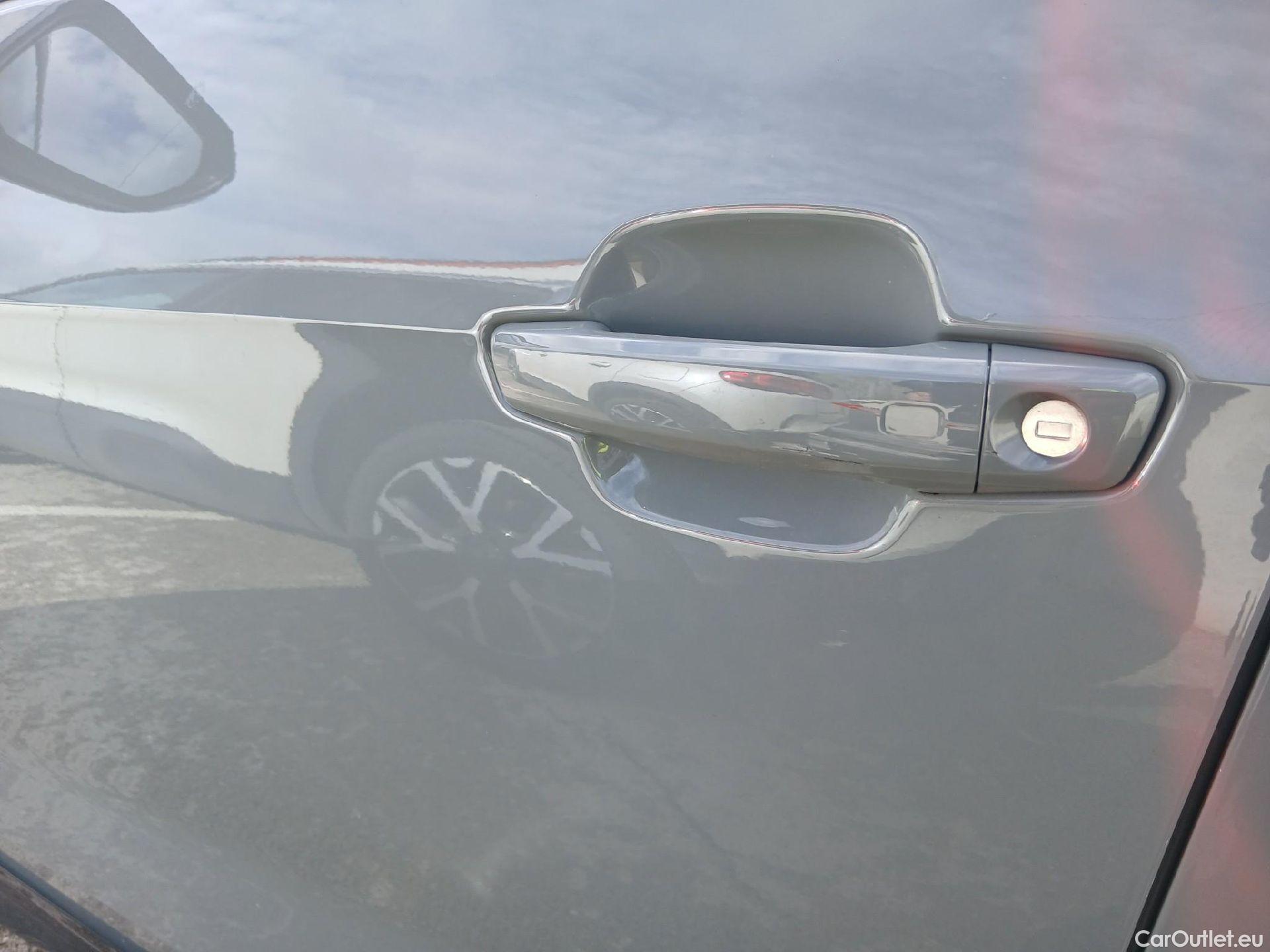  Audi  Q2 AUDI  / 2016 / 5P / todoterreno Design 30 TFSI 85kW (116CV) #13