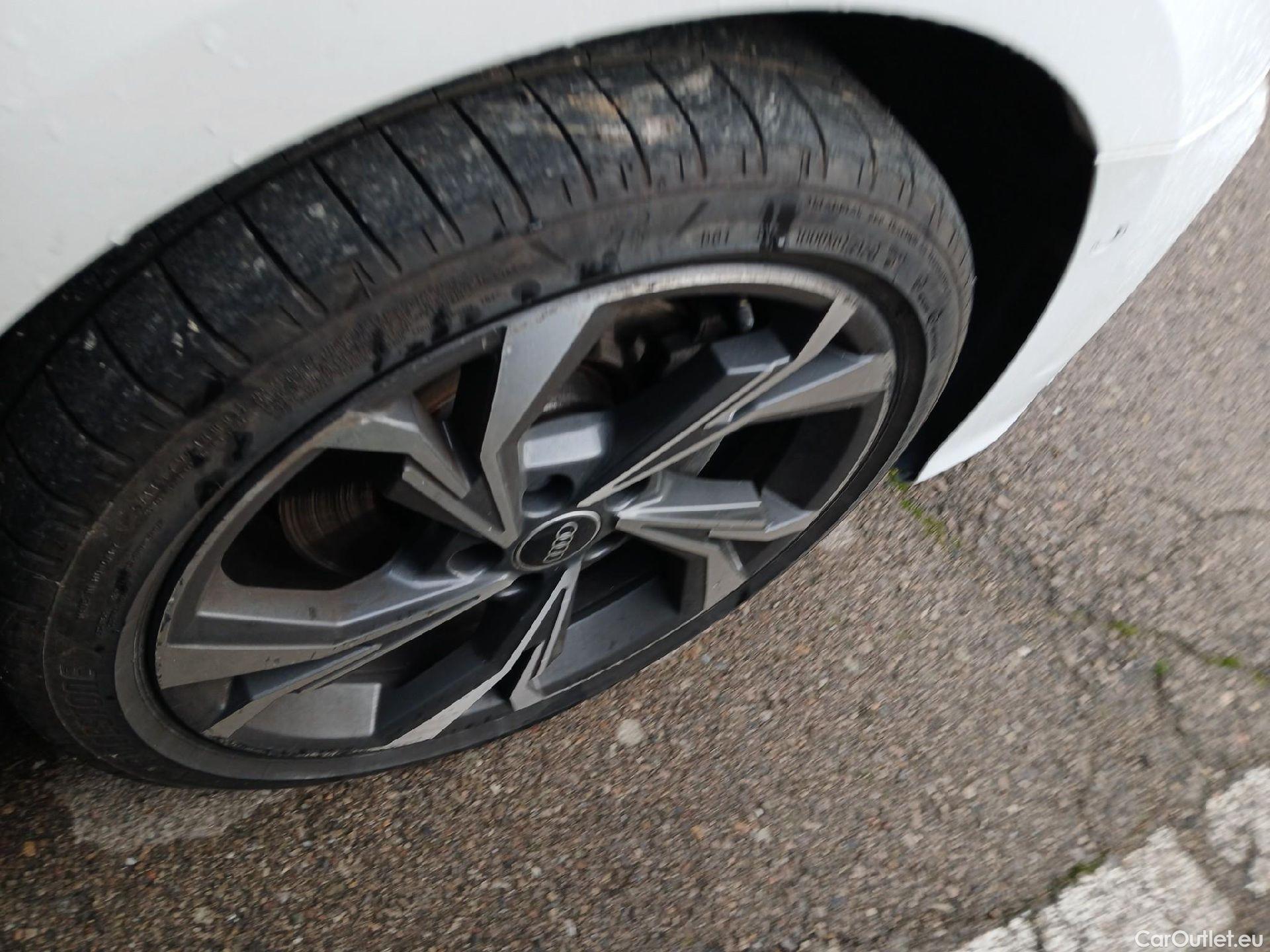  Audi  A3 AUDI  / 2020 / 5P / berlina con portón Sportback S line 40 TFSI e 150kW S tron #31